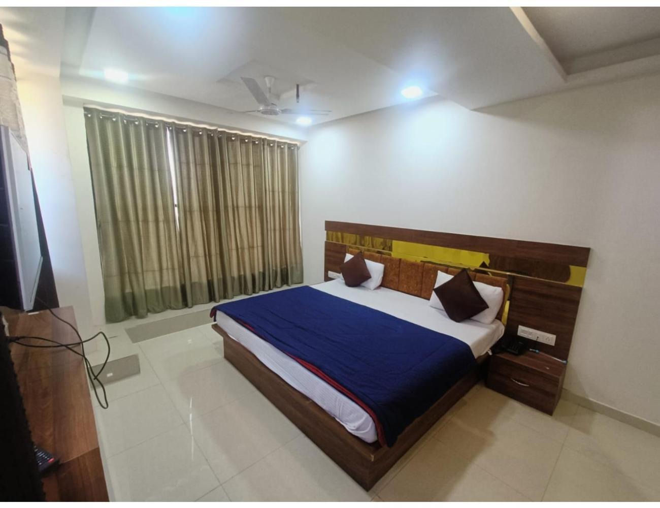 Hotel Paradise, Naroda Ahmedabad Exterior foto